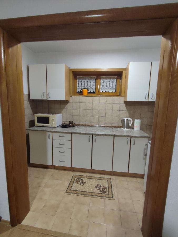 Apartman Adna Kulen Vakuf Exterior foto